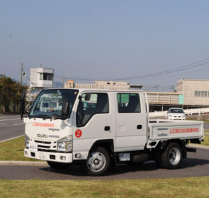 準中型自動車メインビジュアル